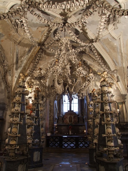 Datei:Allerheiligenkirche Sedletz Innen.jpg